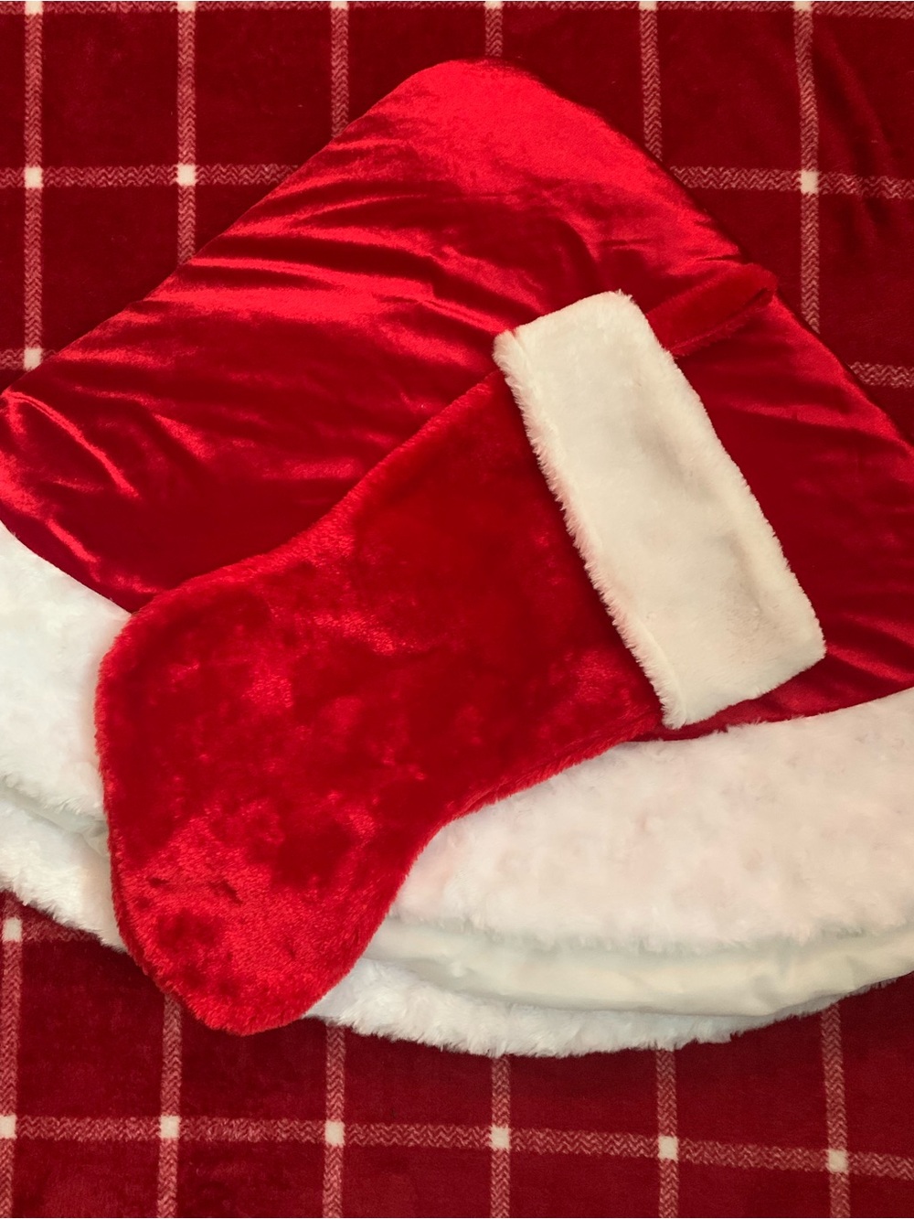 Shiny Red Christmas Tree skirt with White Faux Fur and Stocking Set